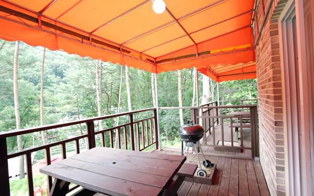 Pocheon Cloud Healing Valley Pension
