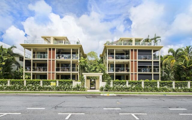 Peponi 4 - Beachfront Apartment