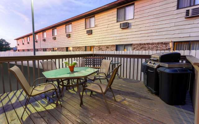 AmericInn by Wyndham Hartford WI