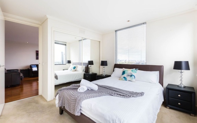MORGAN, 2BDR Southbank Apartment – Guest Rooms – Melbourne