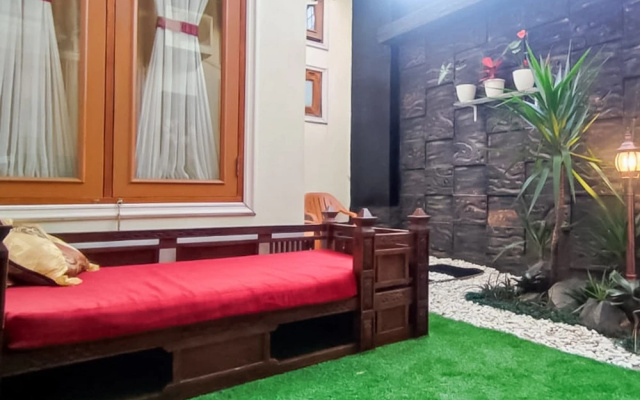 RedDoorz Syariah @ Chilla Guest House Padang – Guest Rooms – Padang