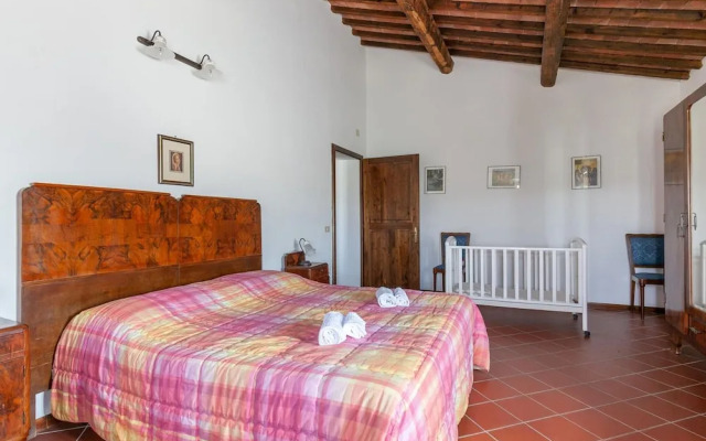 Apartment in Tuscany With Pool & BBQ