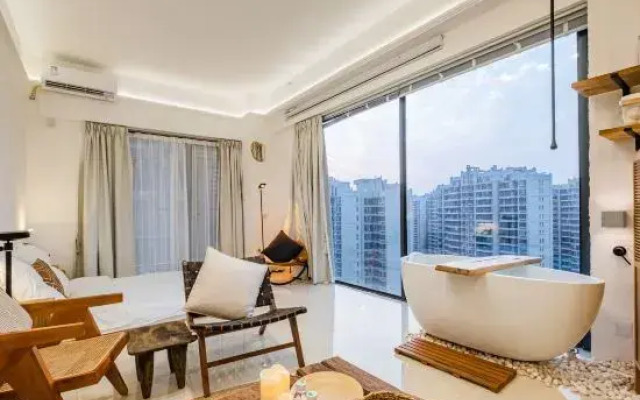 Nanning Ziyou Apartment (Greenland Central Plaza)