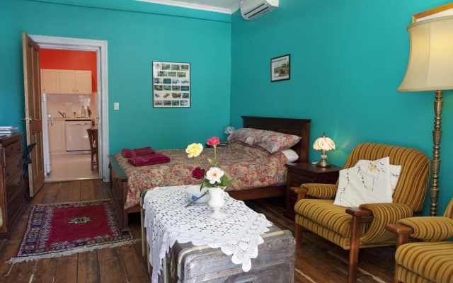 The Fruiterers – Guest Rooms – Farrell Flat