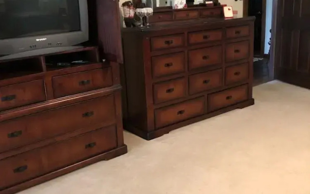 Twelve Oaks Hill Country Inn