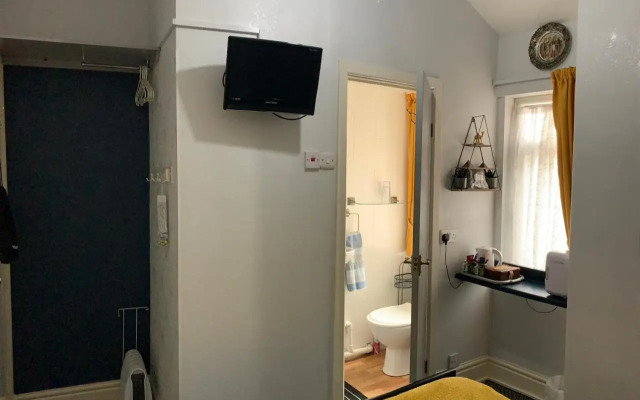 Hornby Villa 4*B&B Couples & Families Only