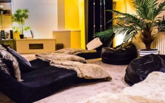 The Cleve Hotel