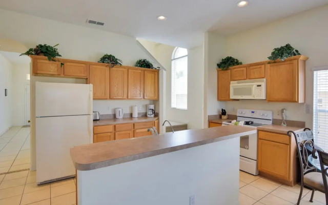 Family Retreat w/ Pool: 10 Mi to Disney!