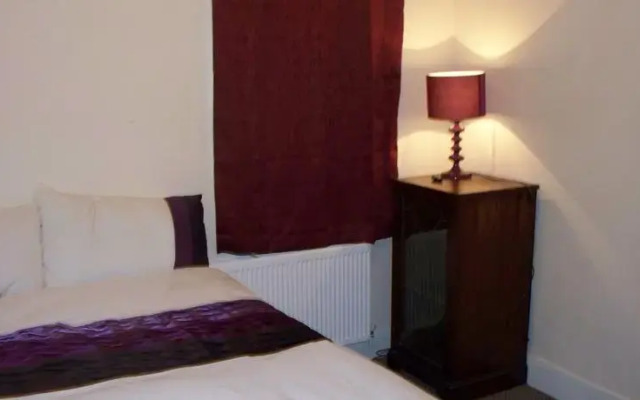 Dickens Lodge