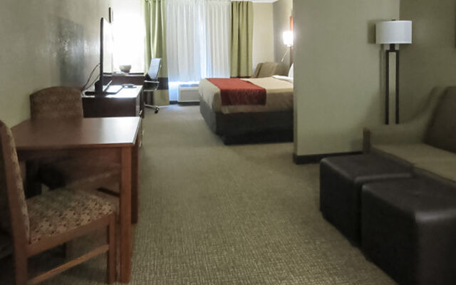Comfort Inn & Suites