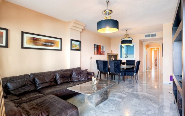 Costa Quebrada - Beachfront 3BR Apartment With Huge Terrace & Sea Views