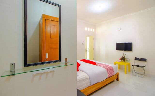 OYO 1355 Griya Wismono Homestay