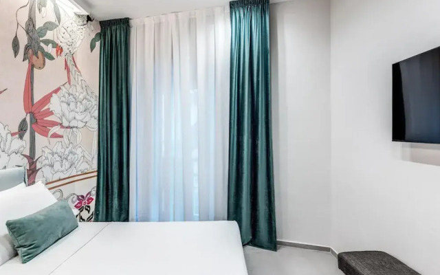 Grey Diamond in Naples