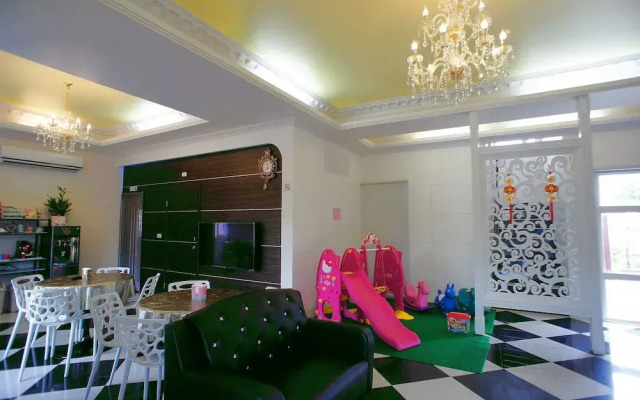 St. Petersburg Manor