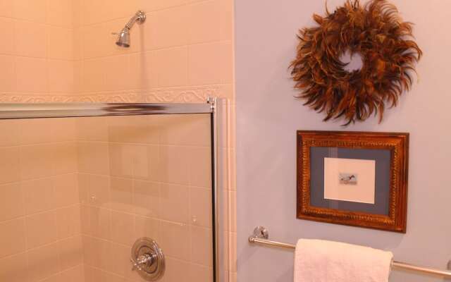 1365 Laurel Grove - 3 Br home by RedAwning