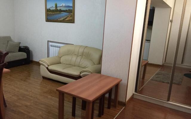 Apartment on Getapnya 74