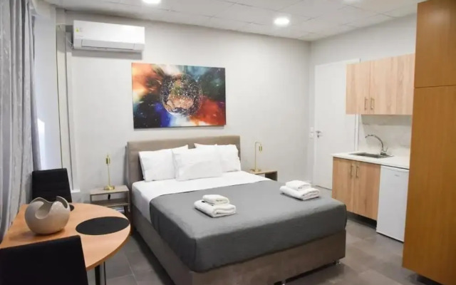 Athens Zeus A by Super Host Hub