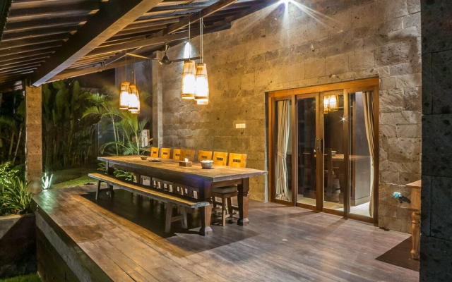 5 Bedroom Warm Intimate Family Villa