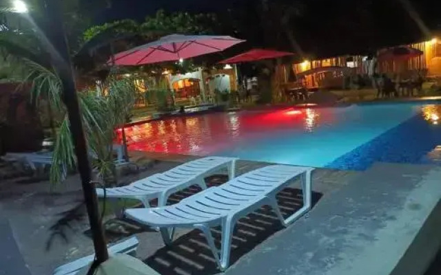 Sharky Hostel Oslob