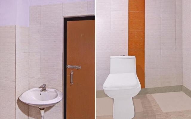 OYO Flagship 70265 Hotel Decent Stay