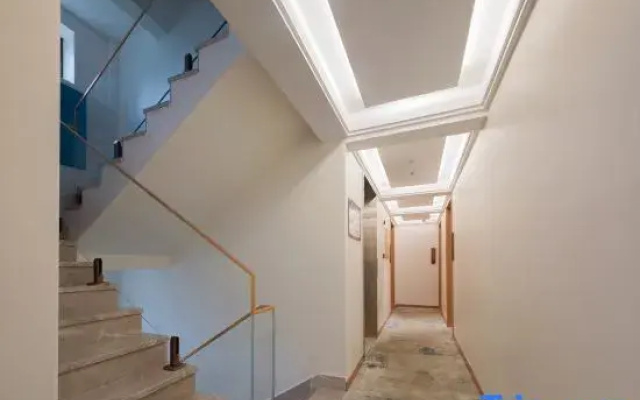 Yicheng Hotel (72 Wonder Tower High Speed Railway Station)