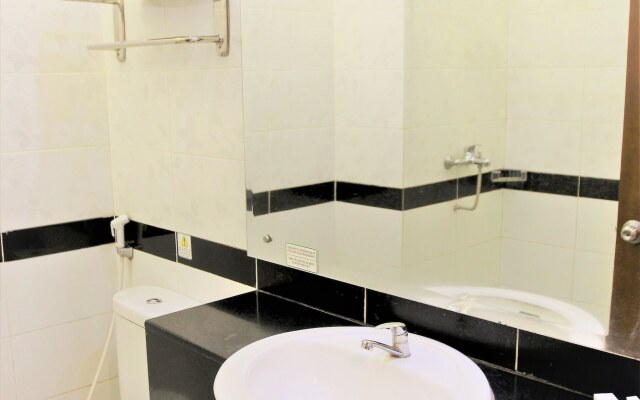 Cakra Kembang Hotel