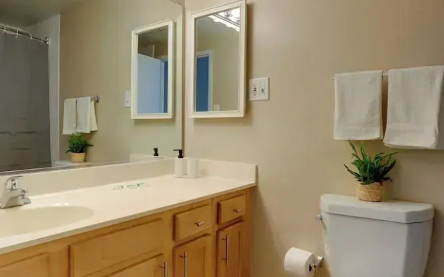Modern Apartment with Top Amenities