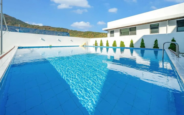 Geoje Forest-morning Spa Pension