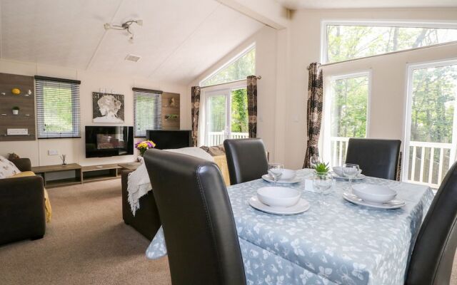 Squirrel Lodge Hazel 6