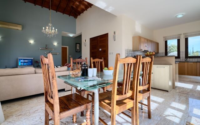 3 bedroom villa Dionysos 373 with private pool and pretty garden, Peaceful location within Aphrodite Hills Resort