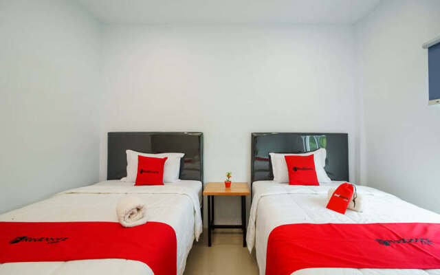 RedDoorz Plus near Kualanamu International Airport 2
