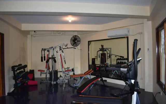 Jonas & Twins Resort