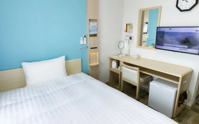 Toyoko Inn Tozai-sen Kiba-eki