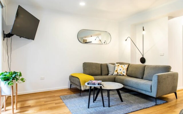 Luxury Spacious 2 Bedroom Fitzroy Apartment