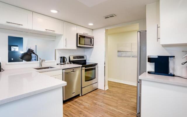 Wintergreen Retreat with Private Sauna & Patio 82291