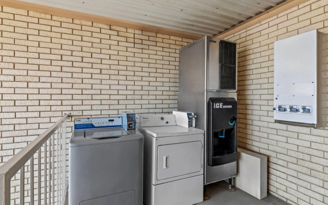 Super 8 by Wyndham Fredericksburg