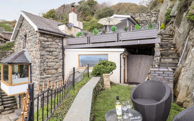 Ty'n-y-ffynnon Cottage