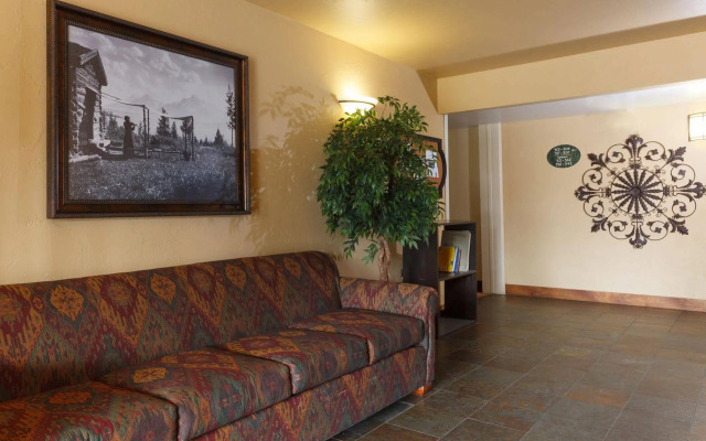 Elk Country Inn