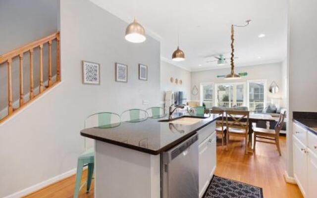 91 Waters Edge Folly Charm