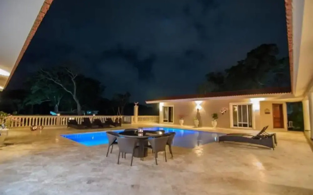 Villa With 4 Master Bedrooms w/ En-suite Bathrooms