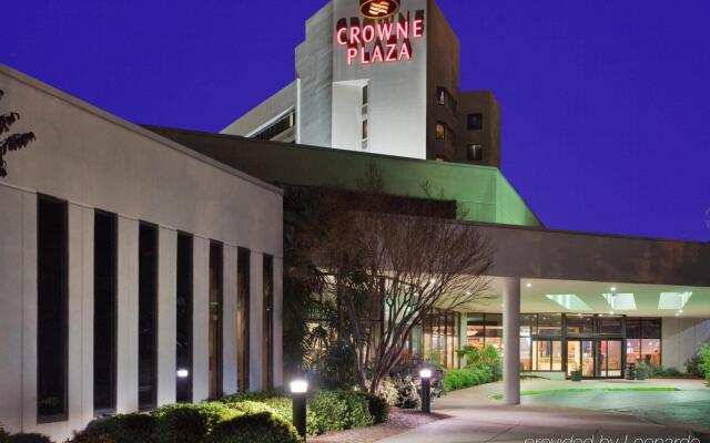 Crowne Plaza Virginia Beach Town Center, an IHG Hotel