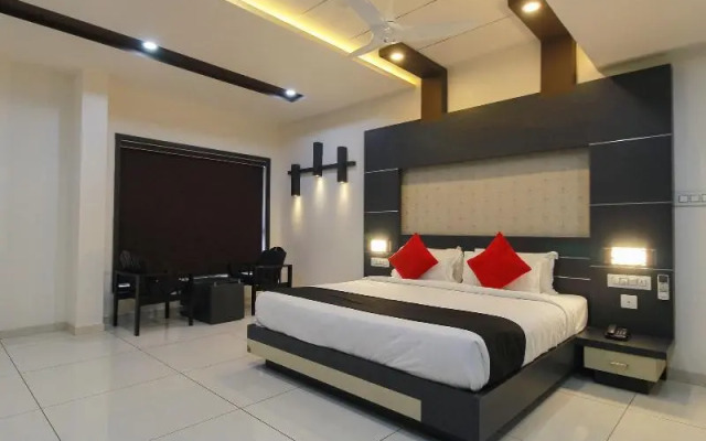 Le Moshe Inn by OYO Rooms
