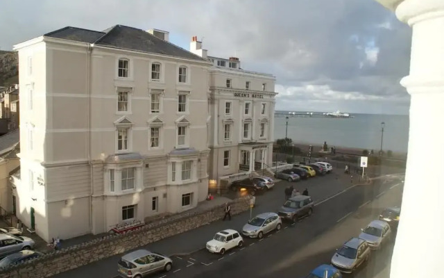 Queens Lodge