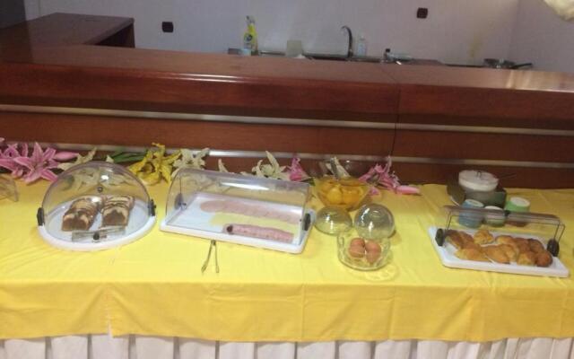 Hotel Ena