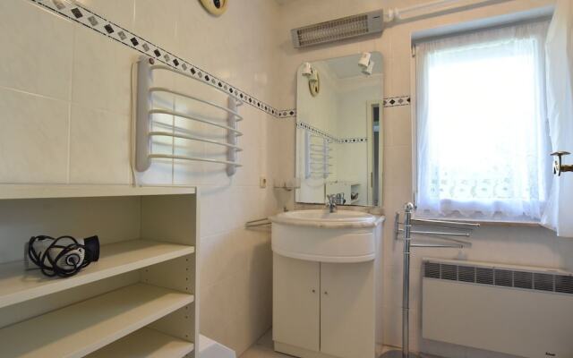 Charming Bungalow with Fenced Garden in Bastorf