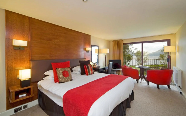 Holly Tree Hotel, Swimming Pool & Hot Tub