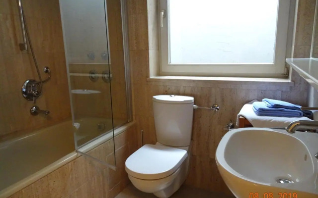 Huge and Calm Apartment in Central Garmisch