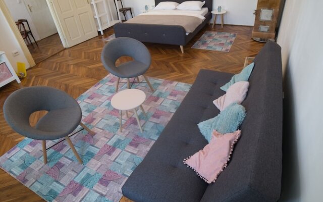 Mathe Apartments 4