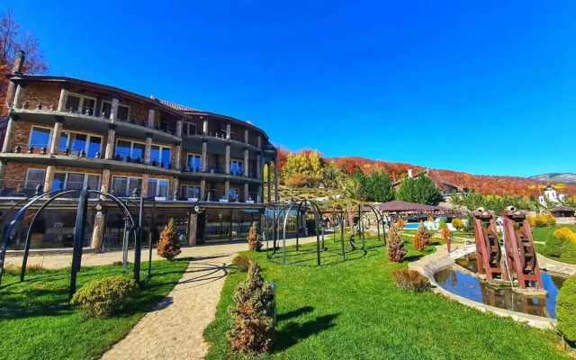 Rey Hotel & Restorant