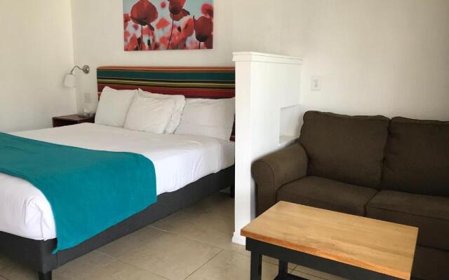 Sandyland Reef Inn